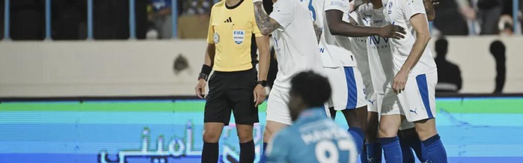 开云-踢疯了！首秀帽子戏法！前皇马巨星抢C罗风头，夺冠热门赛季不败